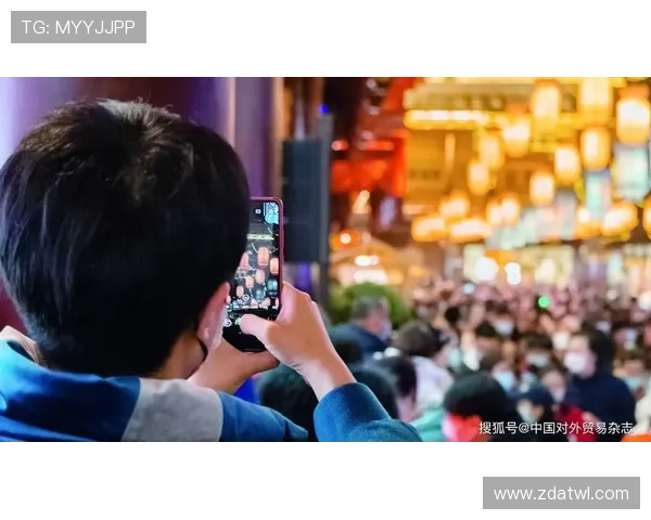 刷到魏秋月的度假照，行李箱里的东西看得我怀疑人生——比我一年消费还讲究